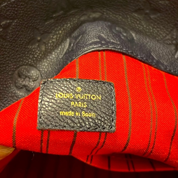 Louis Vuitton Leather Artsy MM Handbag in Navy - Picture 9 of 16